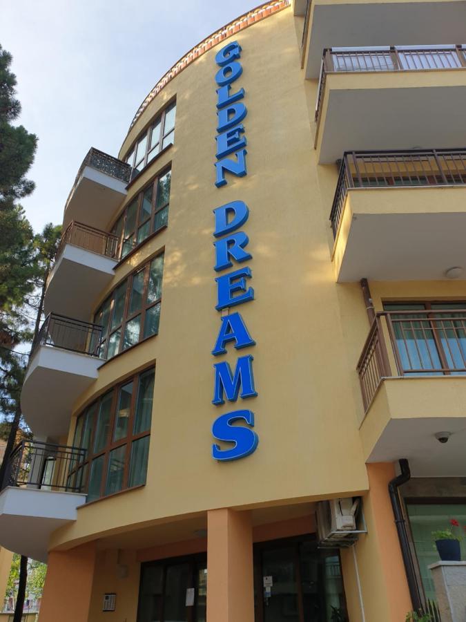 Golden Dreams Apartment *